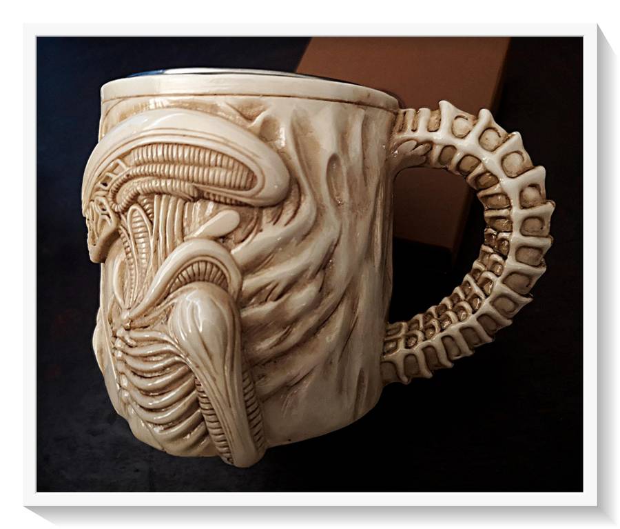 Resin Cast Embossed Oblong Xenomorph ALIEN Coffee Mug with Steel Inner - Pure Quixotic Nostalgia***
