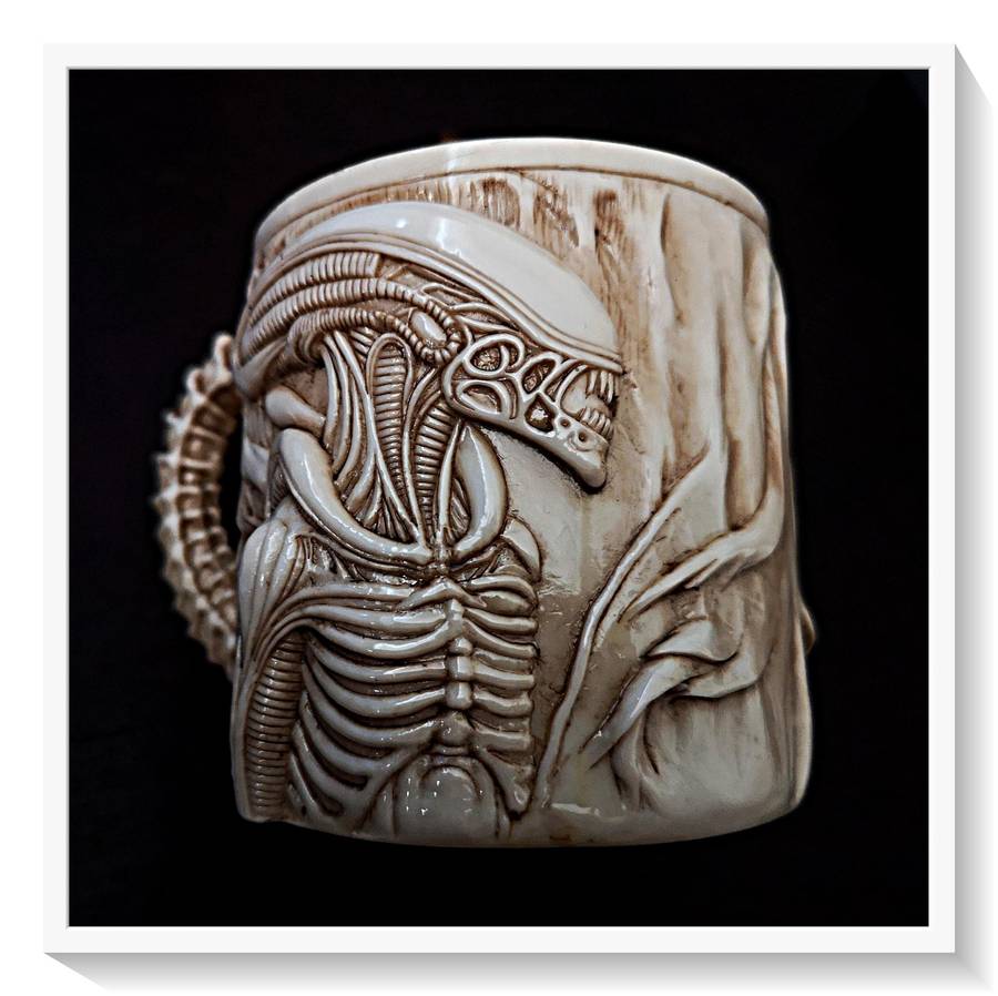 Resin Cast Embossed Oblong Xenomorph ALIEN Coffee Mug with Steel Inner - Pure Quixotic Nostalgia***