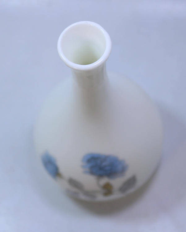 Bone China Ice Rose Bud Vase by Wedgwood