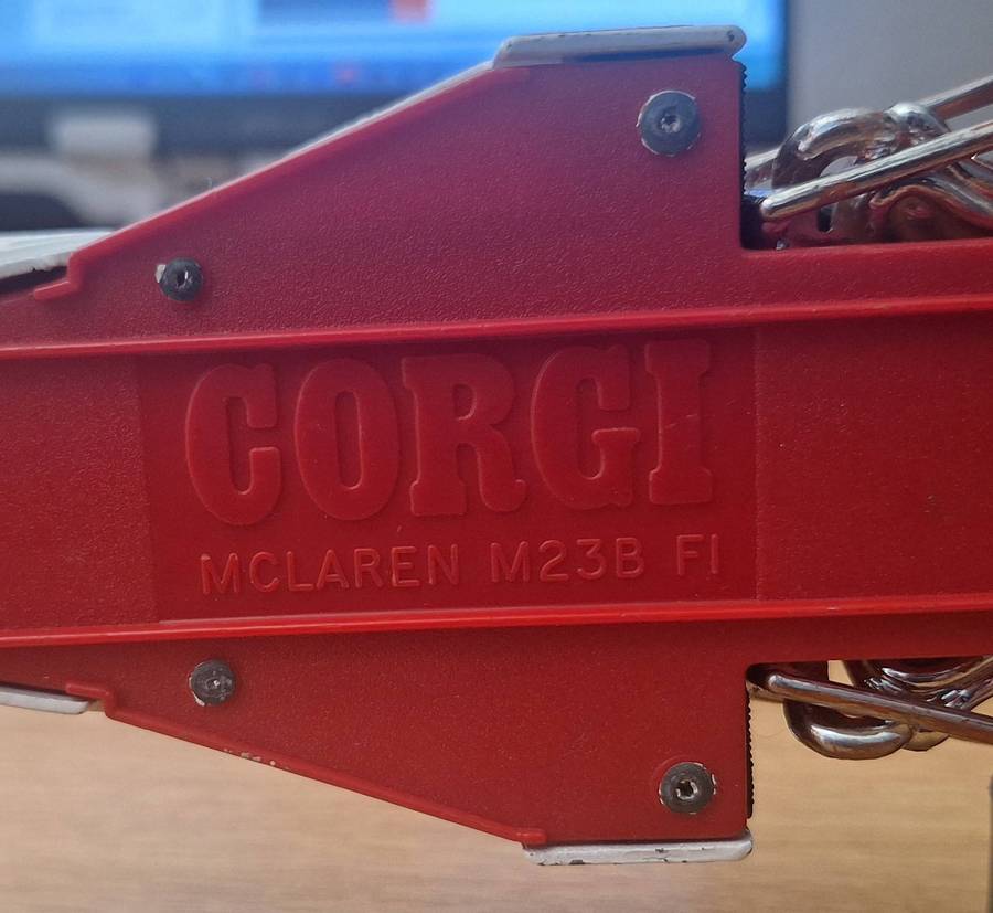Corgi Texaco-Marlboro Mclaren M23B F1 1:18