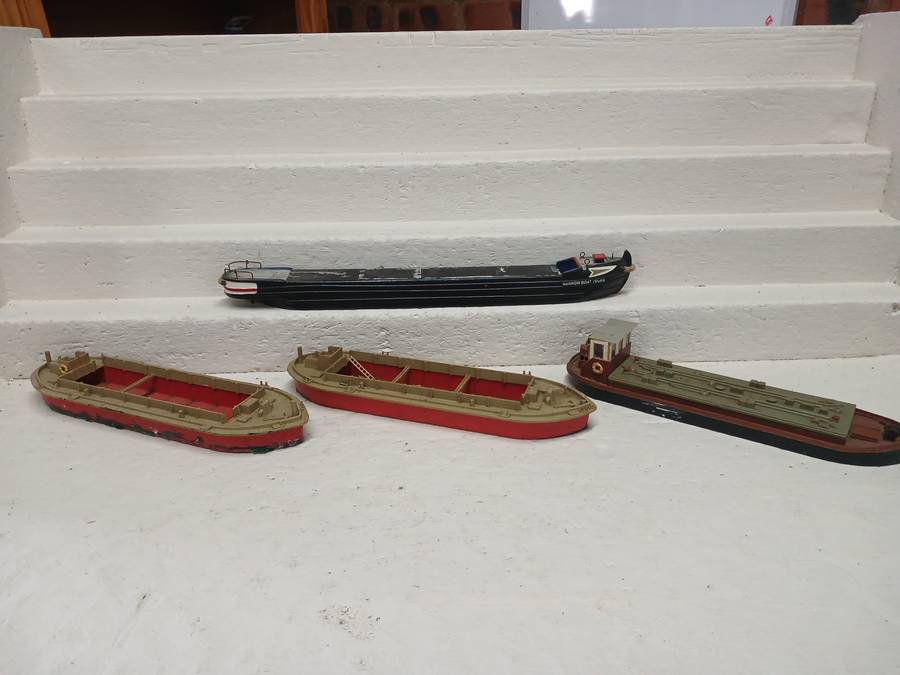 HO SCALE - X4 BARGE BOATS