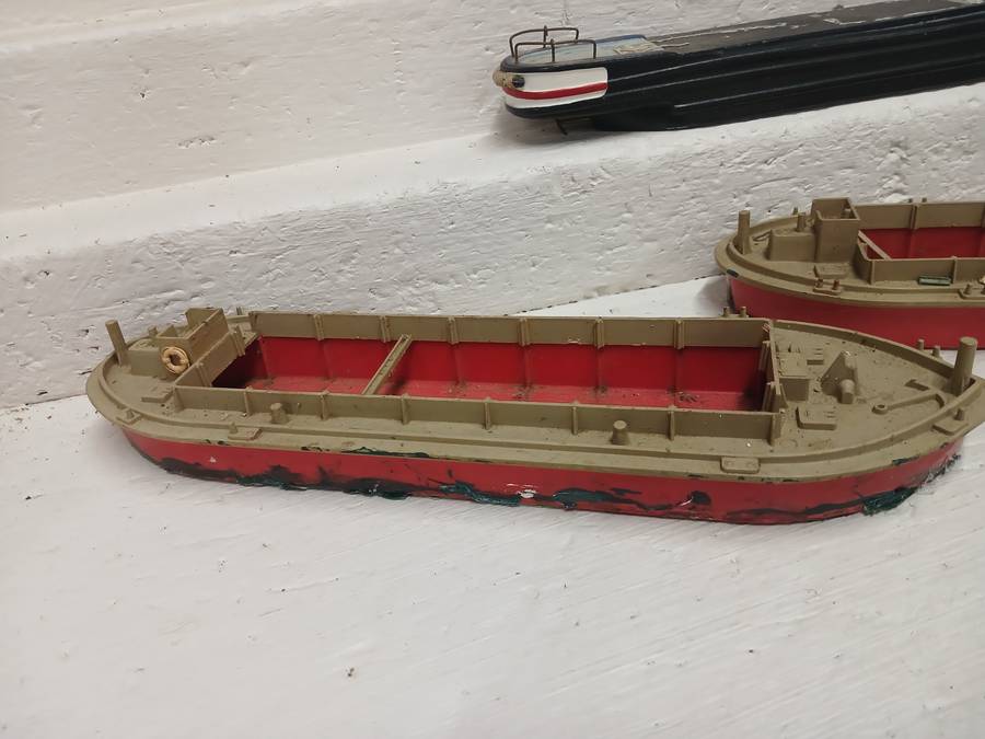 HO SCALE - X4 BARGE BOATS