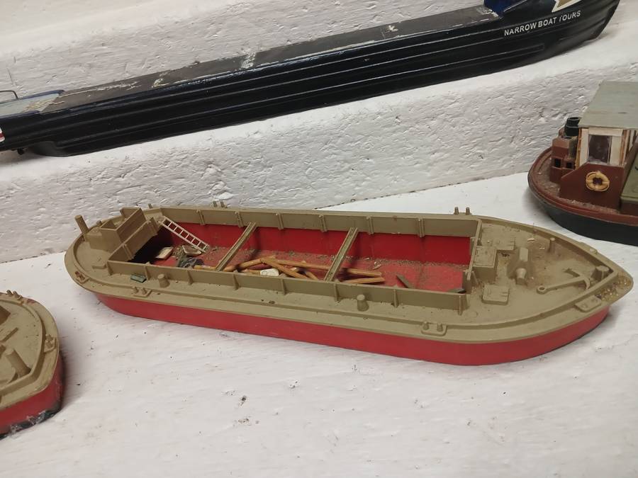 HO SCALE - X4 BARGE BOATS