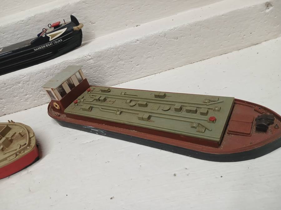 HO SCALE - X4 BARGE BOATS