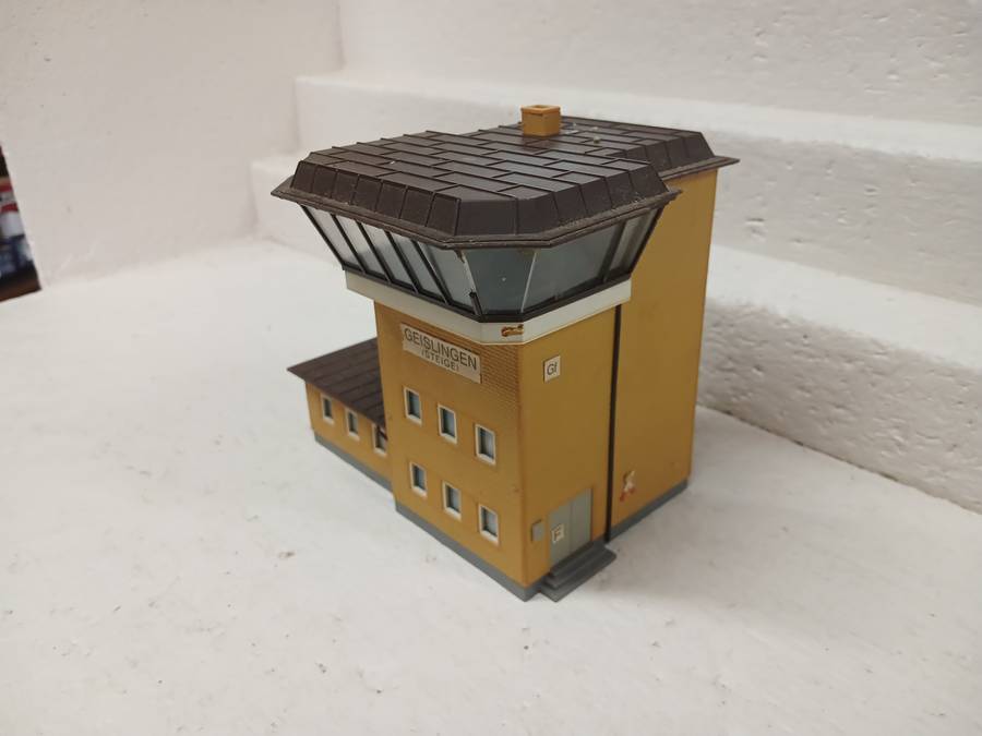 HO SCALE - KIBRI - CONTROL TOWER