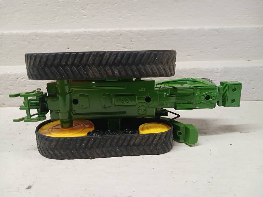 DIE CAST : 1:32 SCALE - SIKU - JOHN DEERE - 8360RT TRACK TRACTOR