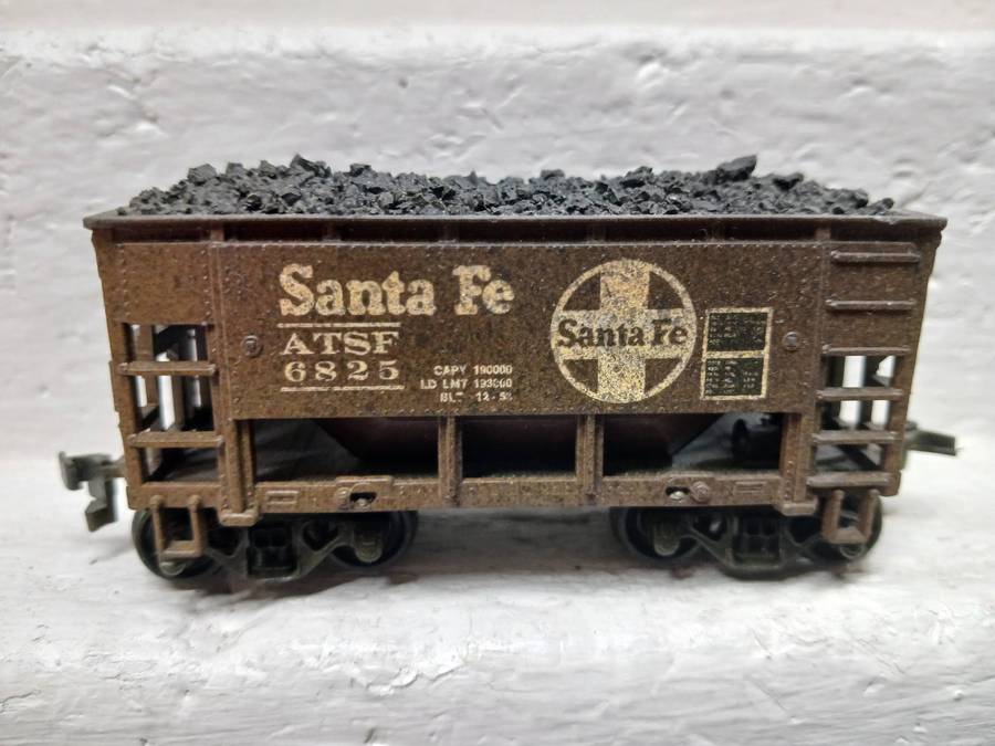 HO SCALE - SANTE FE SHORT 21 FOOT COAL/ORE WAGONS - X3