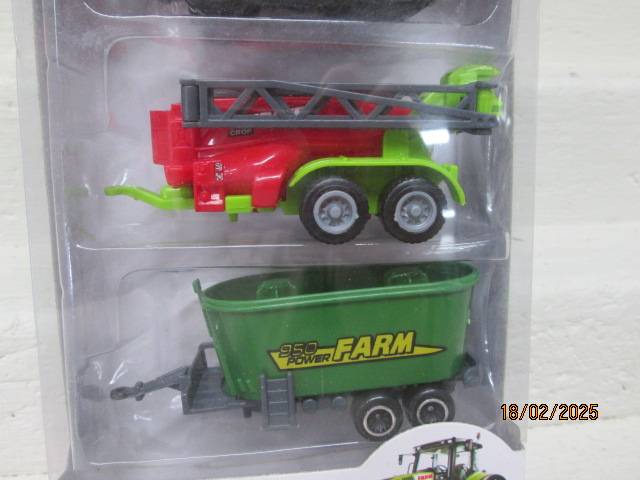 DIE CAST - FARM SET - BOXED