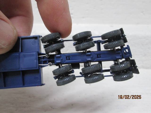 HO SCALE - WIKING - EXTRA HEAVY ROAD TRANSPORT TRUCK & TRAILER