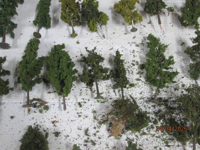 HO SCALE - LARGE AMOUNT OF TREES