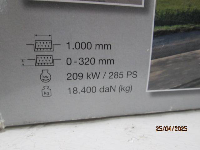 DIE CAST : 1:50 SCALE - COLD MILLING MACHINE W 100 F - BOXED