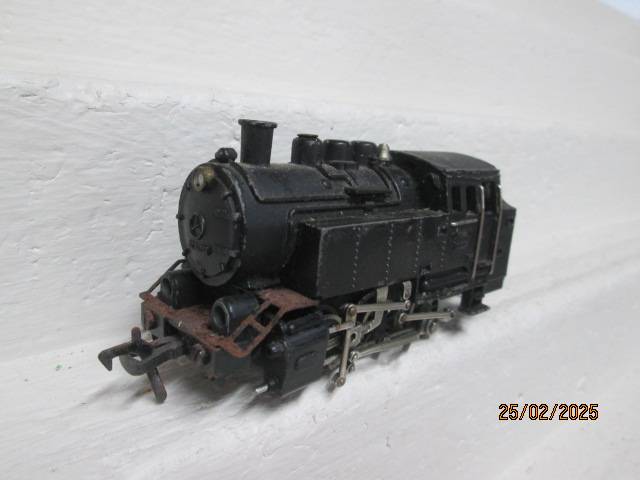 HO SCALE - FLEISCHMANN - 0-6-0 STEAM LOCOMOTIVE