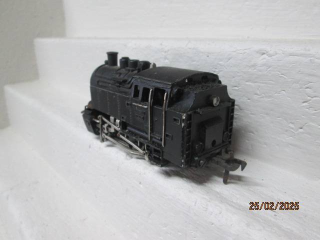 HO SCALE - FLEISCHMANN - 0-6-0 STEAM LOCOMOTIVE
