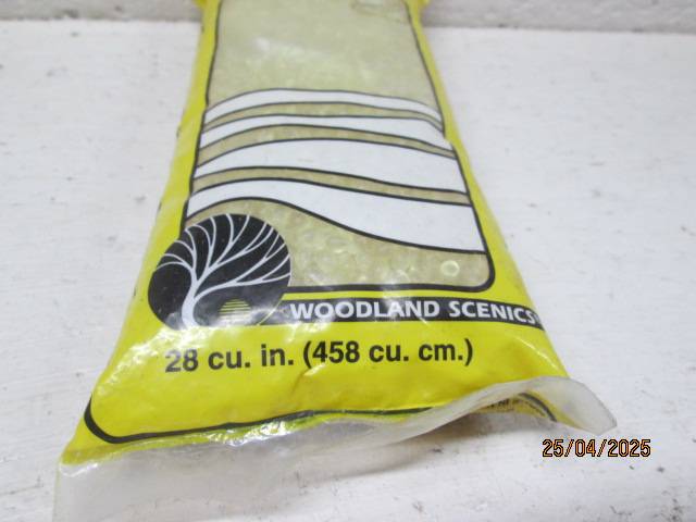 HO SCALE - WOODLANDS SCENICS - E-Z WATER PELLETS