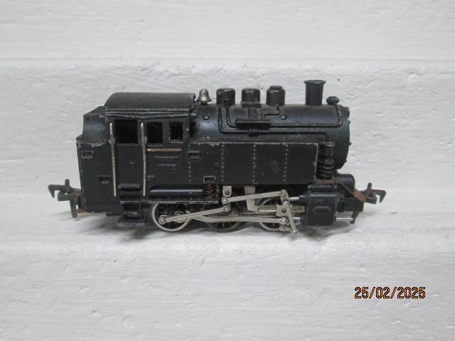 HO SCALE - FLEISCHMANN - 0-6-0 STEAM LOCOMOTIVE