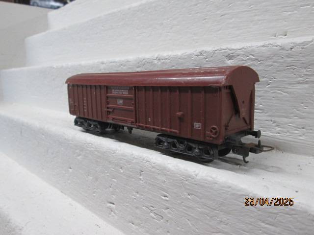 HO SCALE - LIMA - DB CLOSED HOPPER
