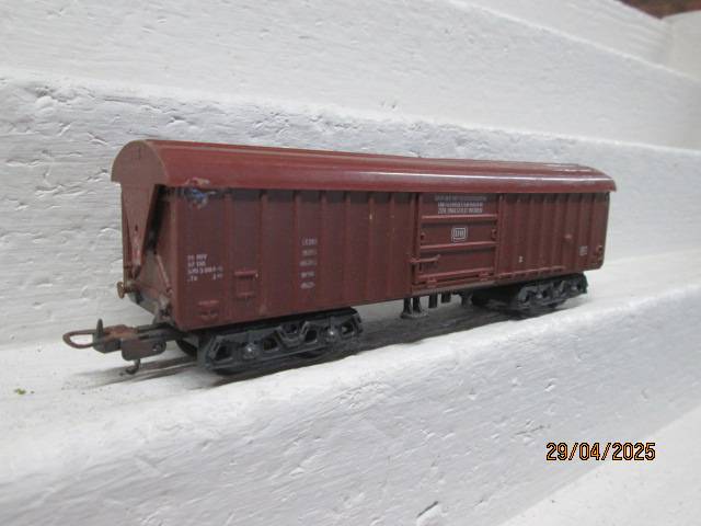 HO SCALE - LIMA - DB CLOSED HOPPER