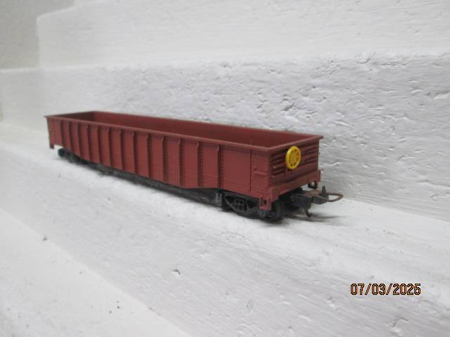 HO SCALE - LIMA - BROWN GONDOLA WAGON