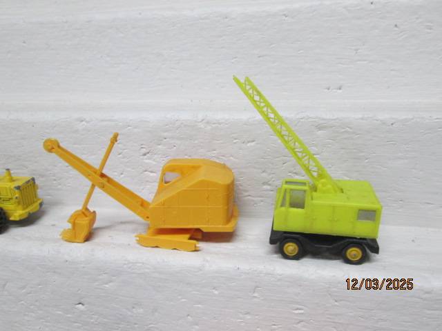 HO SCALE - CONSTRUCTION VEHICLES - X6