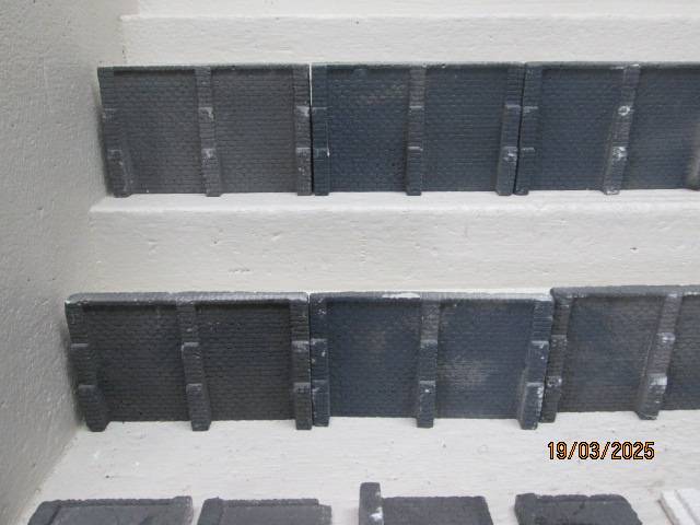 HO / OO SCALE - CEMENT RETAINING WALLS - BEER BOX FULL