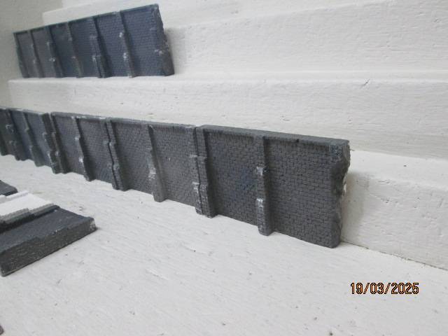 HO / OO SCALE - CEMENT RETAINING WALLS - BEER BOX FULL