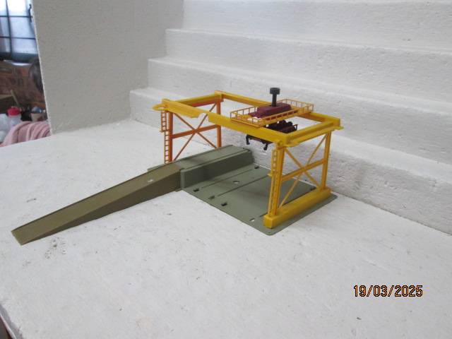 HO / OO SCALE - LIMA - CONTAINER DEPOT