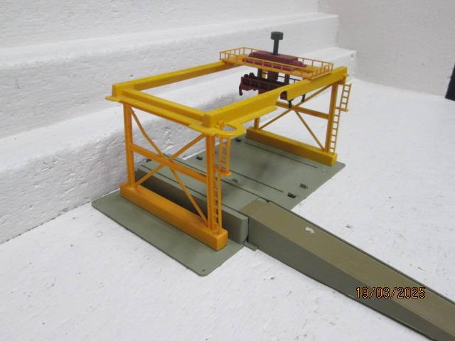 HO / OO SCALE - LIMA - CONTAINER DEPOT