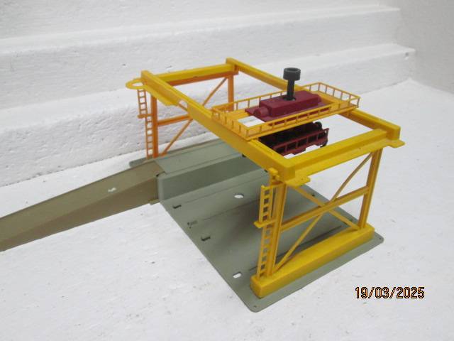 HO / OO SCALE - LIMA - CONTAINER DEPOT