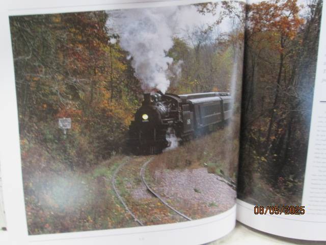 HARDCOVER TRAIN BOOK: WORKING STEAM