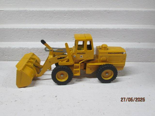 DIE CAST - ERTL CO - PAY LOADER