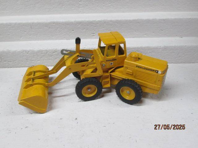 DIE CAST - ERTL CO - PAY LOADER