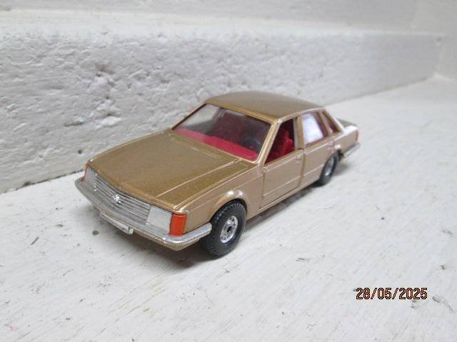 CORGI - OPEL SENATOR