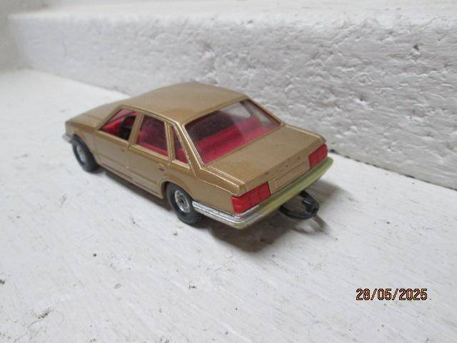 CORGI - OPEL SENATOR