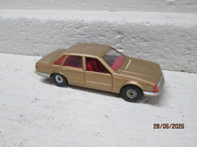 CORGI - OPEL SENATOR