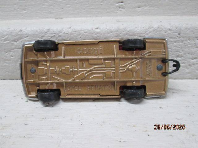 CORGI - OPEL SENATOR