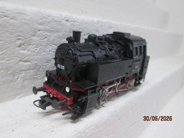 HO SCALE - ROCO - 0-6-0 STEAM LOCOMOTIVE - BOXED