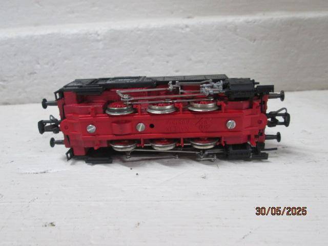 HO SCALE - ROCO - 0-6-0 STEAM LOCOMOTIVE - BOXED