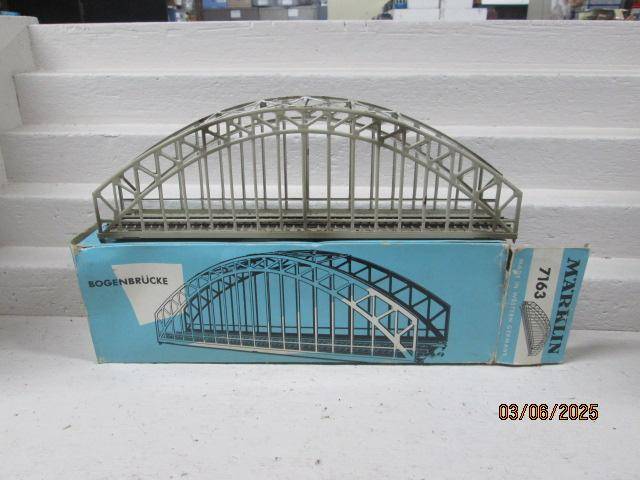 HO SCALE - MARKLIN - LARGE BRIDGE - BOXED