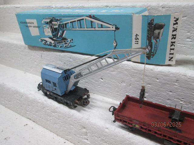 HO SCALE - MARKLIN - CRANE + FLAT BED WAGON - BOXED