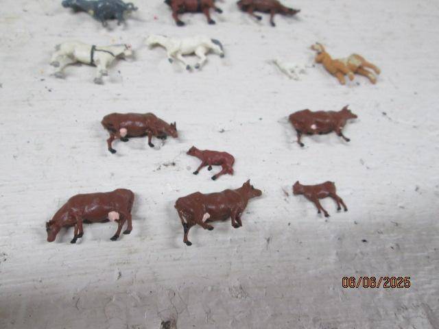 HO SCALE - REISLER - VARIOUS FARM ANIMALS - BOXED