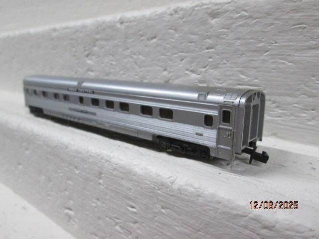 N SCALE - ATLAS - PENN CENTRAL PASSENGER END COACH
