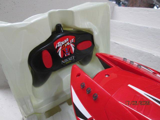 RADIO CONTROL - NIKKO AQAUSPLIT BOAT - BOXED