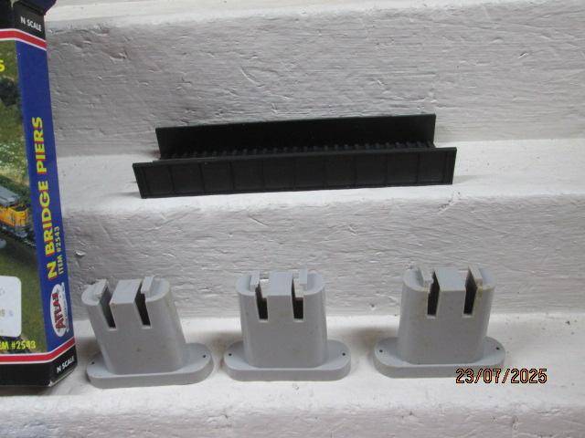 N SCALE - ATLAS - GERDER BRIDGES - X3 + PIERRE BRIDGE SUPPORT SETS - X2 - ALL BOXED