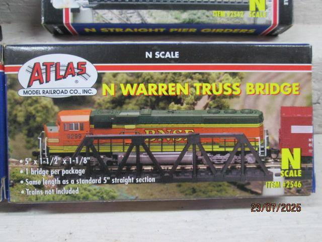 N SCALE - ATLAS - BRIDGES - X2 + FENCING AND STRAIGHT PIER GIRDERS - BOXED