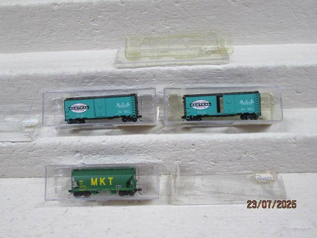 N SCALE - INTERMOUNTAIN RAILWAY - VARIOUS GOODS WAGONS - X3 - BOXED