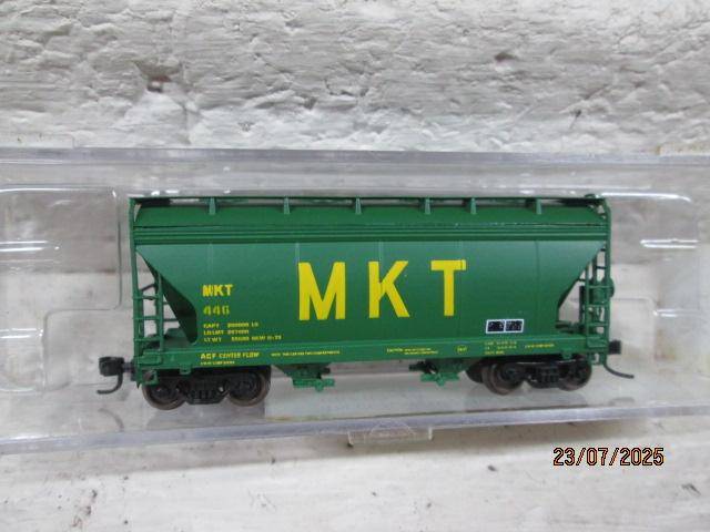 N SCALE - INTERMOUNTAIN RAILWAY - VARIOUS GOODS WAGONS - X3 - BOXED