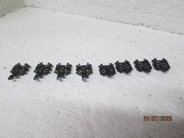 N SCALE - BOGIES - X8