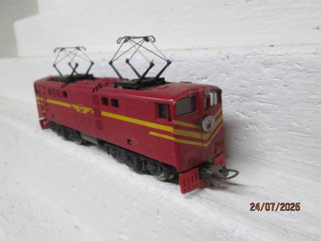 HO SCALE - LIMA - SAR - RED 5E ELECTRIC LOCOMOTIVE