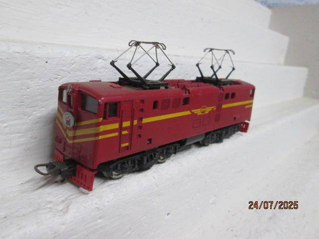 HO SCALE - LIMA - SAR - RED 5E ELECTRIC LOCOMOTIVE
