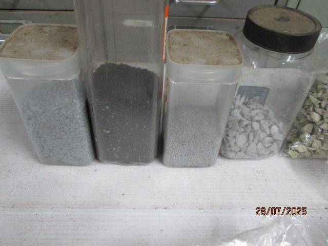 HO / OO SCALE - LARGE AMOUNT OF SCENERY + SCATTER MATERIAL